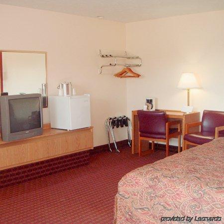 Budget Inn - Farmington Стая снимка